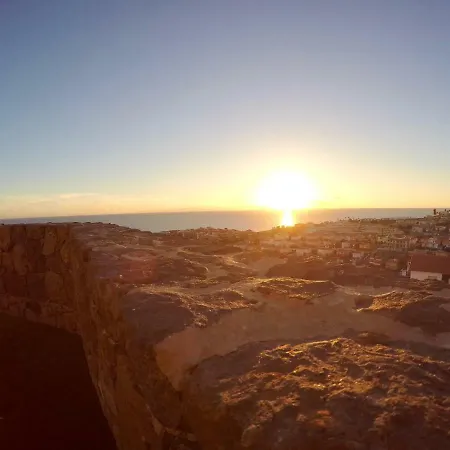 Altos De Arguineguin * La Playa de Arguineguín
