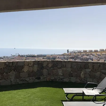 Altos De Arguineguin * La Playa de Arguineguín